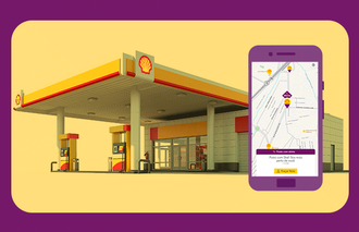 Ilustração de um posto e uma tela de celular com mapa com apontamento de localização de postos Shell. Ao fundo, uma imagem esmaecida de um posto Shell.